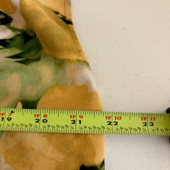 Simply Vera Vera Wang Blouse Women's Medium Floral V-Neck Popover Cap Sleeve - Picture 8 of 8